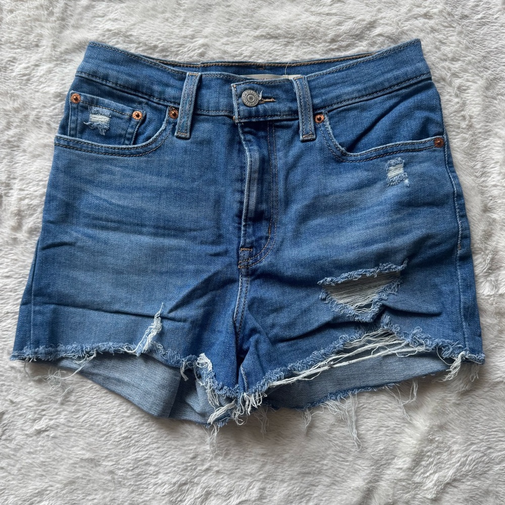 Levi’s | High Rise Denim Short | 27